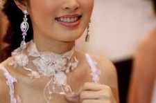 泰州人妖皇后(中国富豪娶人妖皇后)