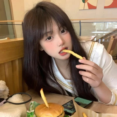泰州伴游女生李欣怡的资料