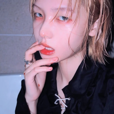 泰州伴游女生樱花漫舞的资料