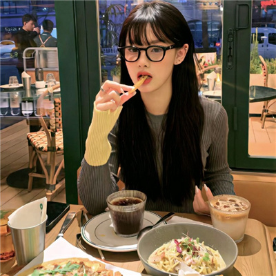 泰州伴游女生娄婷的资料