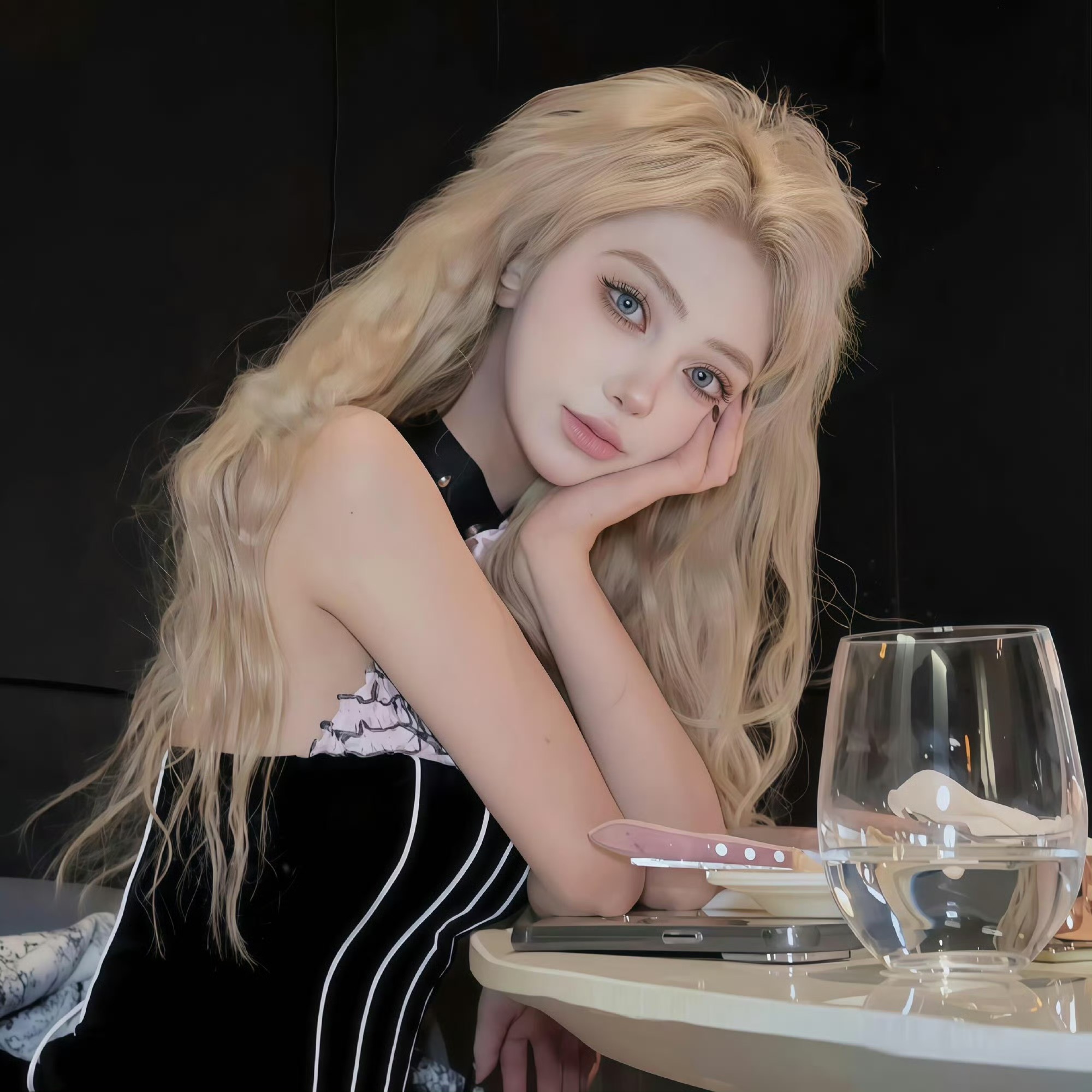 泰州伴游女生晨露的资料
